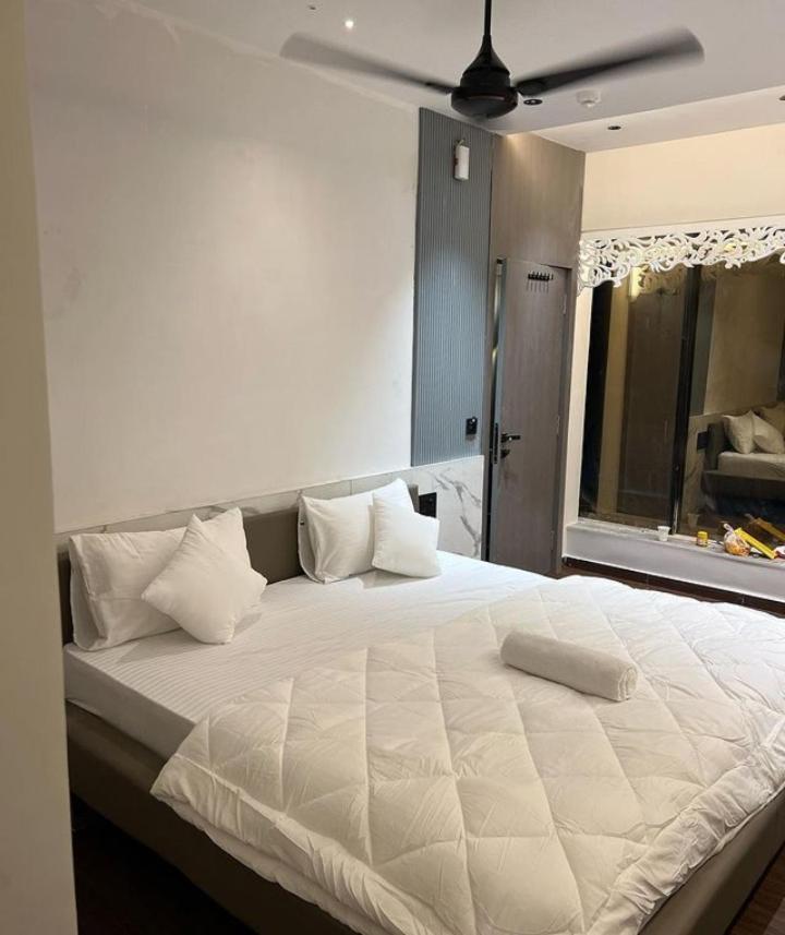 V Love Hotel สุรัต ภายนอก รูปภาพ