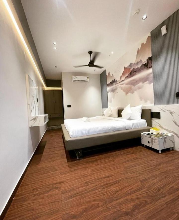 V Love Hotel สุรัต ภายนอก รูปภาพ
