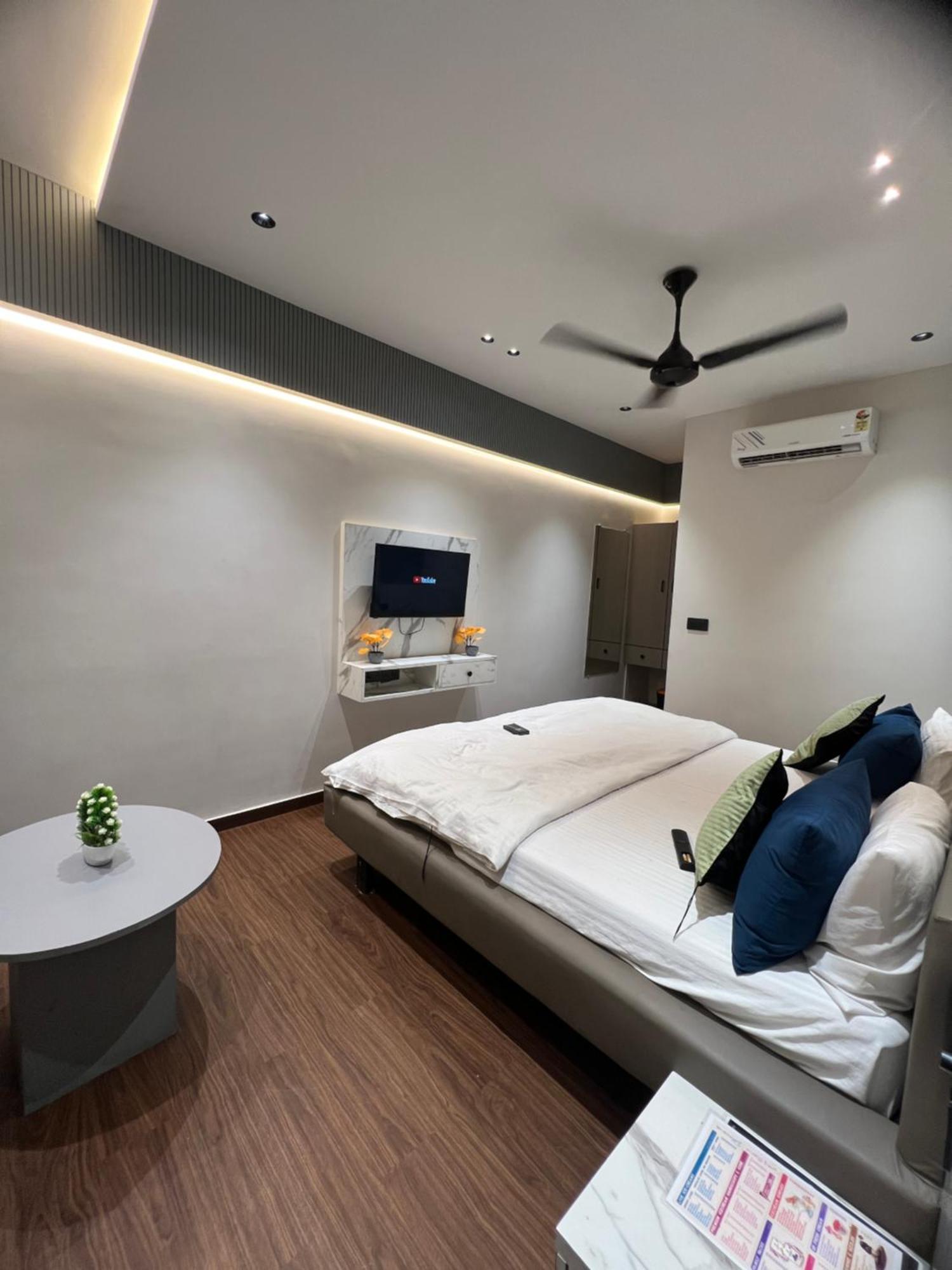V Love Hotel สุรัต ภายนอก รูปภาพ