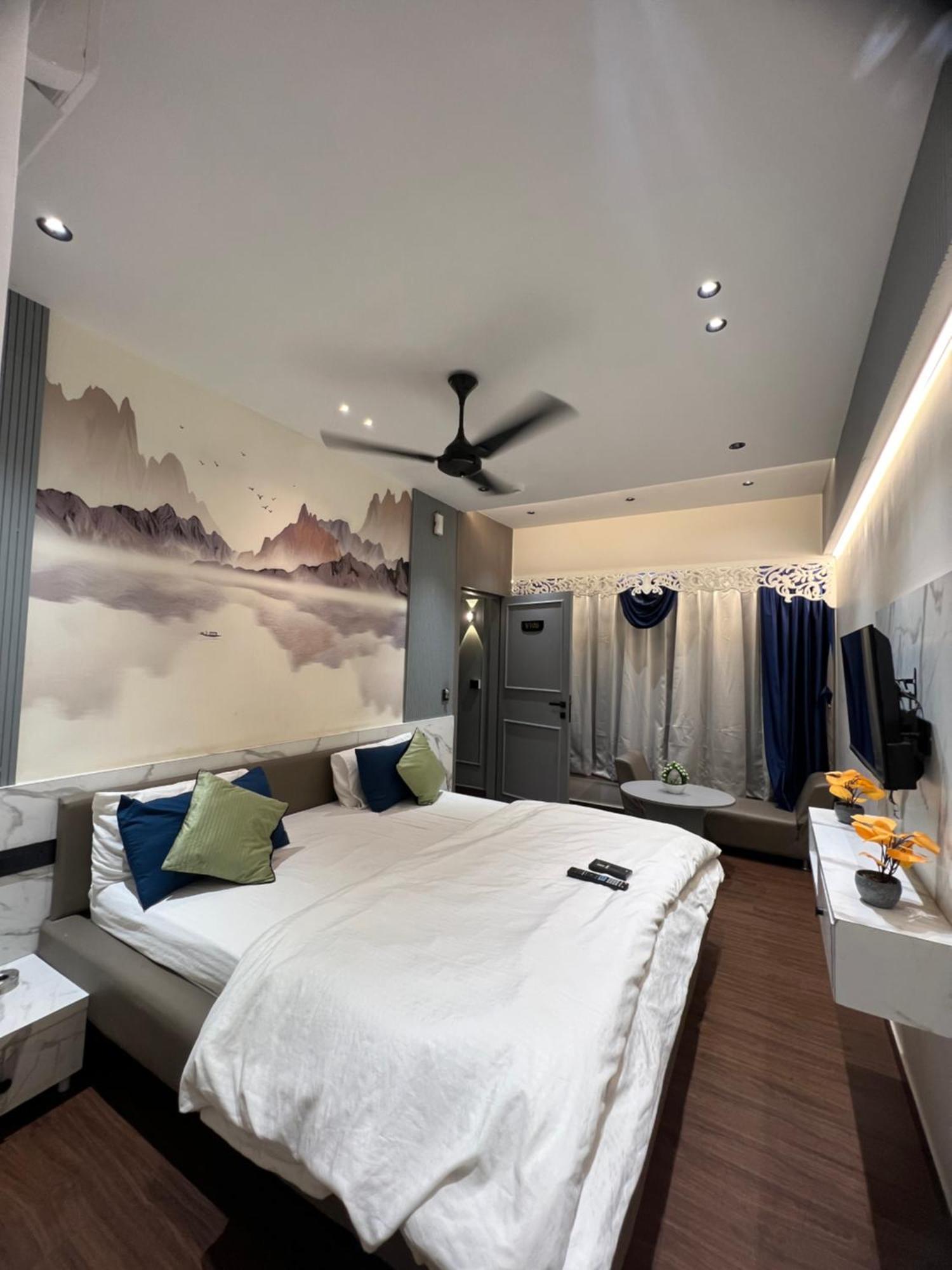 V Love Hotel สุรัต ภายนอก รูปภาพ